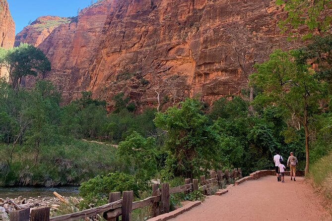 Zion National Park Small Group Tour From Las Vegas - Tour Highlights and Customer Reviews