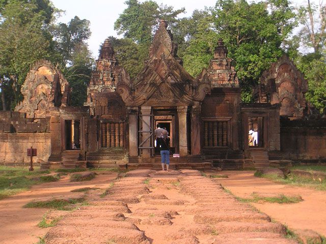 2-Day Tour Angkor Ta Prohm, Tonle Sap Lake, and Banteay Srey - Common questions