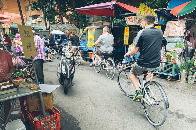 4-Hour Morning Cycling Tour in Taipei - Traveler Experiences