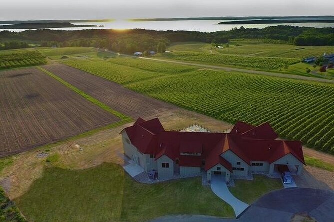 4-Hour Traverse City Sunset Wine Tour: 3 Wineries on Old Mission Peninsula - Sum Up