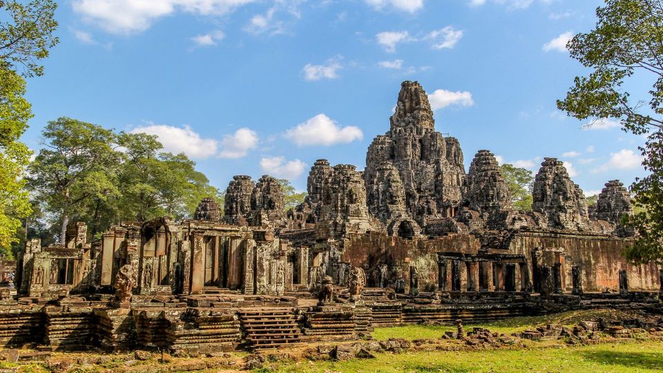 Angkor Wat: Small Circuit Tour by Car With English Guide - Inclusions and Booking Details