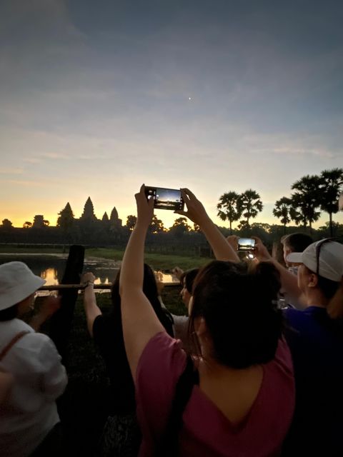 Angkor Wat Sunrise Tour in Siem Reap Small-Group - Discovering Bayon Temple