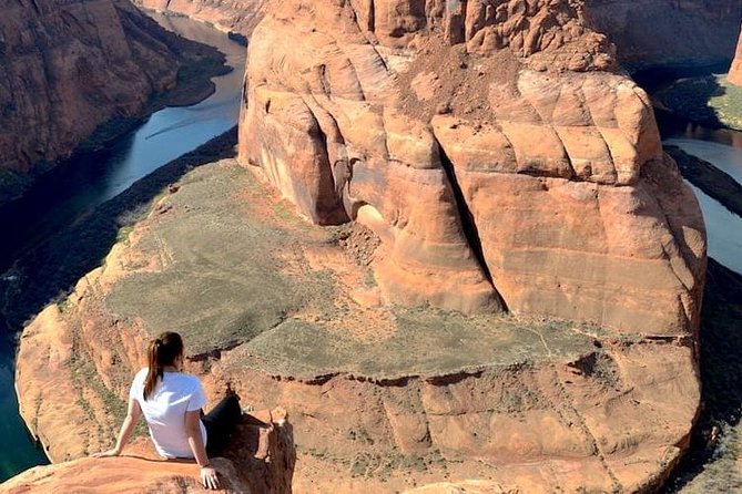 Antelope Canyon and Horseshoe Bend Day Tour From Flagstaff - Tour Guide Experience