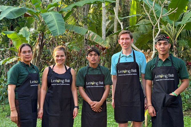 Balinese Authentic Cooking Class in Ubud - Traveler Engagement