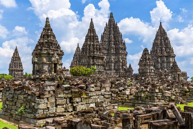 Borobudur Sunrise, Merapi Volcano & Prambanan Day Tour With Guide & Transfer - Feedback and Reviews Overview