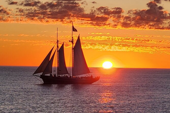 Broome: Cable Beach Sunset Dinner & Entertainment Cruise - Logistics and Meeting Point