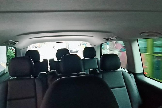 Bruns 9 Seater, Charter Tour, Business Transfer, Airport Transfer, Round-The-Island Charter Tour - Traveler Capacity