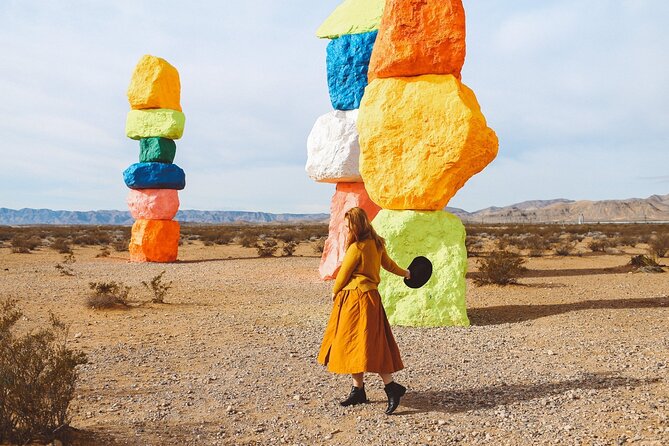 California Desert, Seven Magic Mountains and Welcome to Fabulous Las Vegas Sign - Meeting and Pickup Details