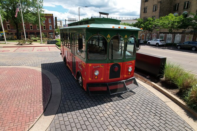 Chattanooga: City Trolley Tour With Coker Automotive Museum Visit - Narration of Chattanoogas History