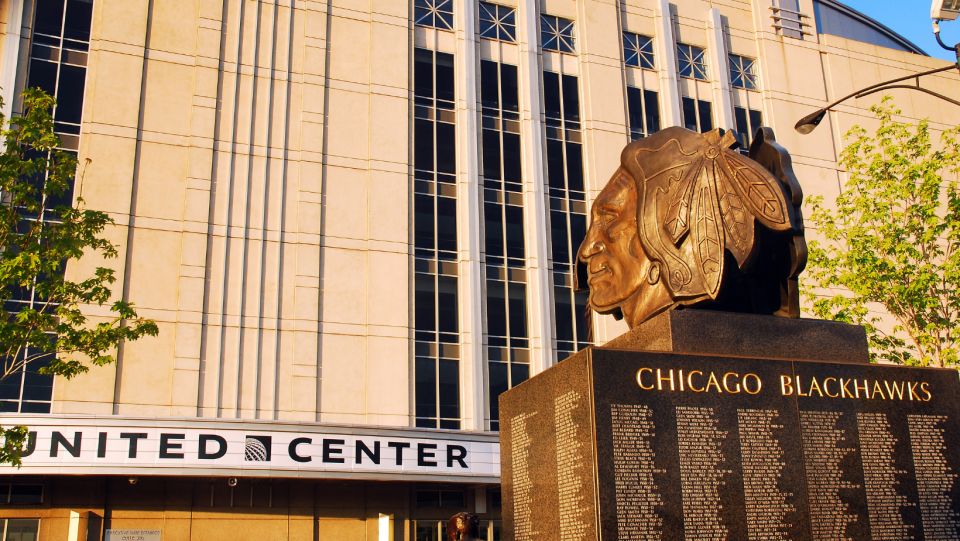 Chicago: Chicago Blackhawks NHL Game Ticket at United Center - Seating Options
