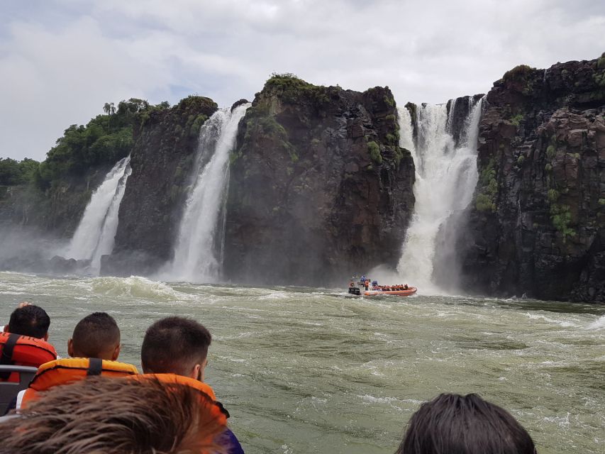 From Foz Do Iguaçu: Iguazú Falls Boat Ride Argentina - Location and Details Overview
