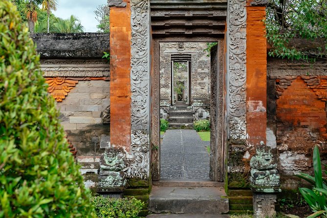Highlights & Hidden Gems of Bali: Private City Tour - Local Market Exploration