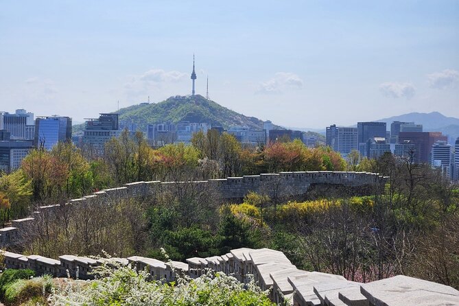 Inwangsan(Bugaksan) Hiking Along A Cultural Heritage - Preserving the Natural Environment