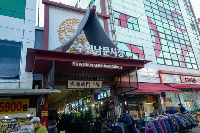 Kimchi Tour in Suwon - Market Visit