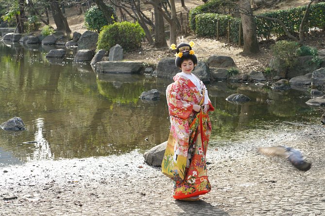 Kimono Wedding Photo Shot in Shrine Ceremony and Garden - Capturing Memorable Moments