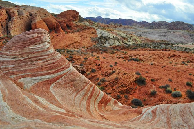 Las Vegas Valley of Fire Small-Group Guided Tour - Guide Performance