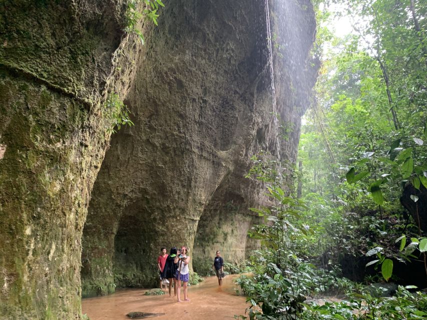 Manaus: Presidente Figueiredo Caves and Waterfalls Tour - Itinerary Details