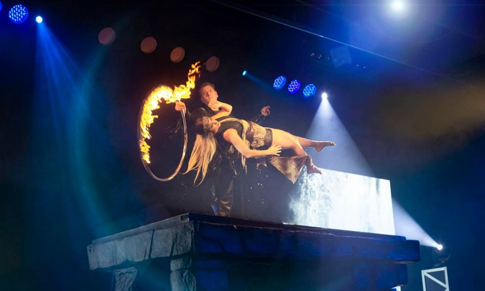 Niagara Falls, Canada: Evolution Magic Show Ticket - Sum Up