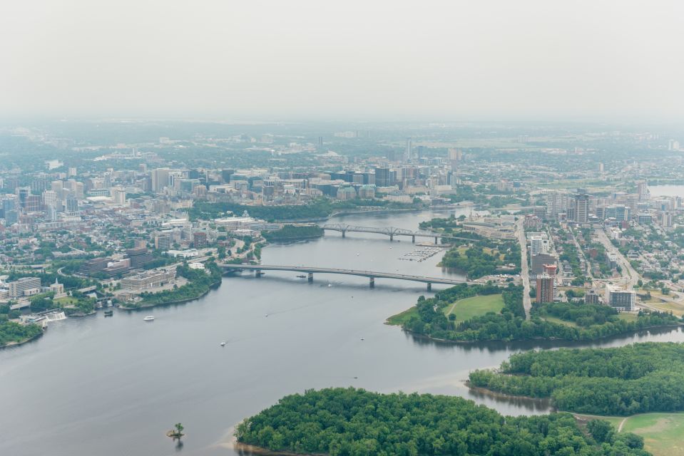 Ottawa: Scenic Helicopter Flight - Comfort and Safety Assured