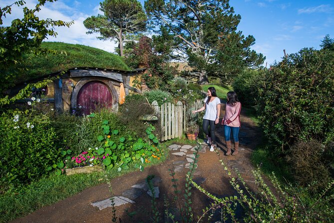 Private 2 Day Tour: Hobbiton, Waitomo, Rotorua Geothermal & Hamilton Gardens - Pricing and Booking