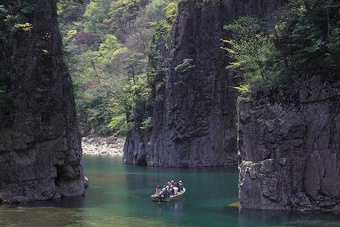 Private Sandankyo Valley Tour From Hiroshima With a Local Guide - Participant Requirements