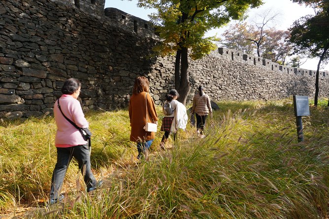 Private Seoul City Wall Trail Full-Day Hiking Tour With Lunch - Traveler Reviews and Ratings