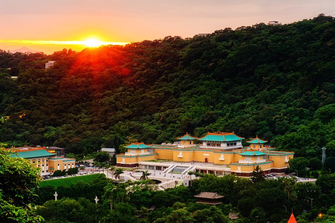 Small-group Vintage Taipei Day Tour Including National Palace Museum - Cancellation Policy