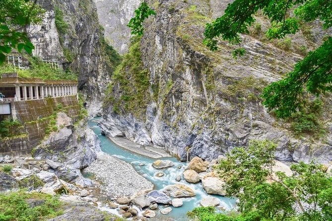 Taroko From Taipei In A Day by Train - Guided Nature Walks and Sightseeing