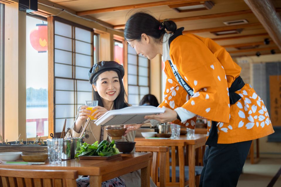 Tokyo: Cherry Blossom Route Yakatabune Dinner Cruise & Show - Location and Details