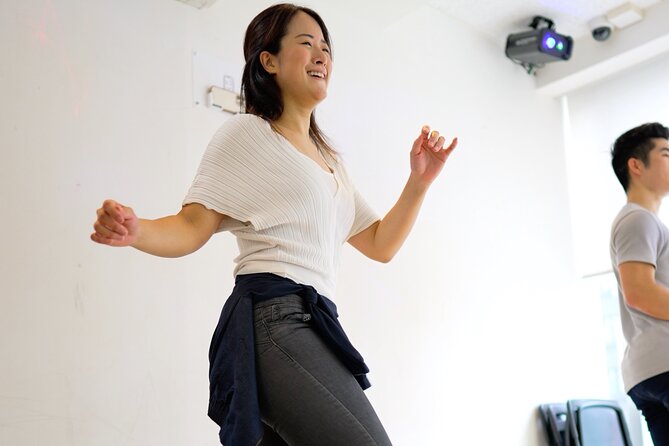 1 Hour Small Group Shuffle Dance Class in Tokyo - Reviews and Support