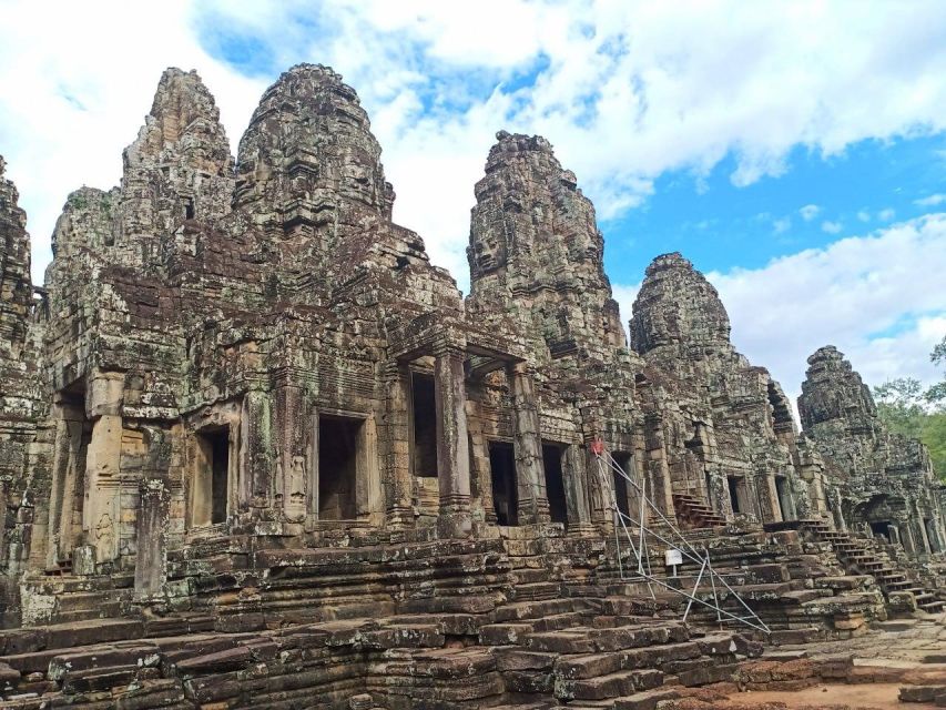 2-Day Angkor Temple Tour With Kbal Spean - Day 2: Banteay Srei & Banteay Samre