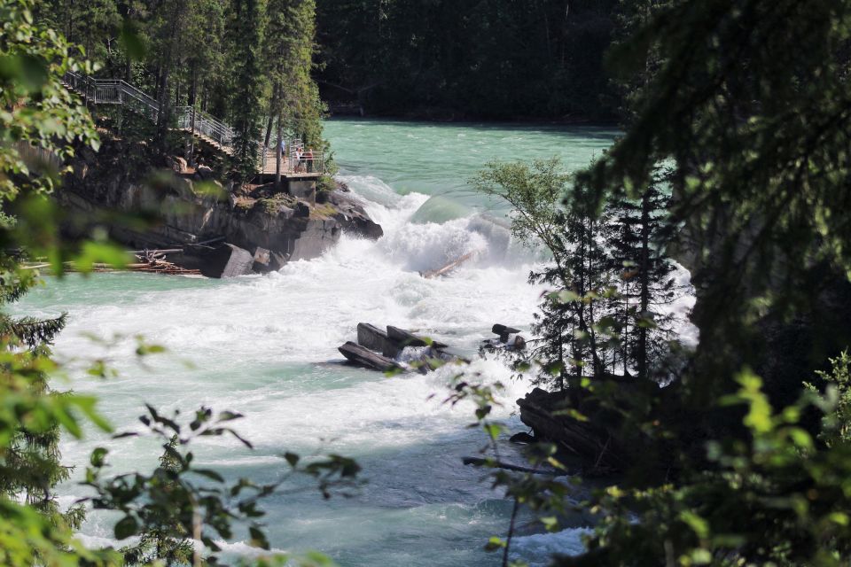 5-Hour Fraser River Rafting in Jasper National Park - Instructor Guidance