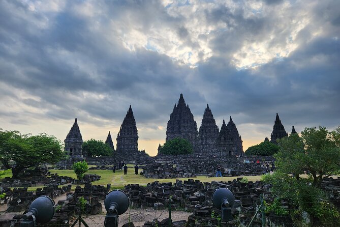 Borobudur Climb to The Top & Prambanan Tour - Cultural Insights