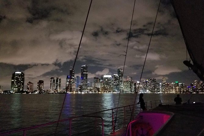 Castaway the Day : Miami Sunset Sail With Champagne - Sum Up