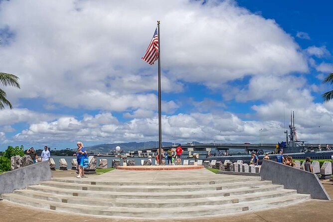 Deluxe Pearl Harbor USS Arizona Memorial and Honolulu City Tour - Common questions