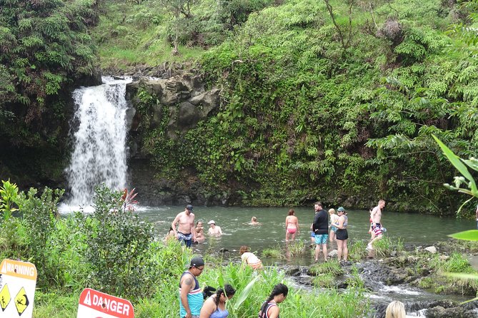 Famous Road to Hana Waterfalls and Lunch by Mercedes Van - Common questions