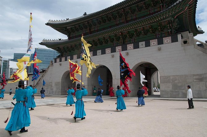 Gyeongbok Palace and Korean Folk Village Tour - Common questions