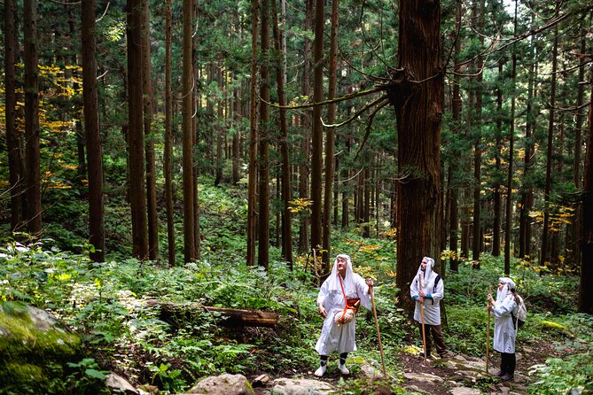 Hike and Pray With a Real Yamabushi in Nagano - Immerse Yourself in Yamabushi Culture