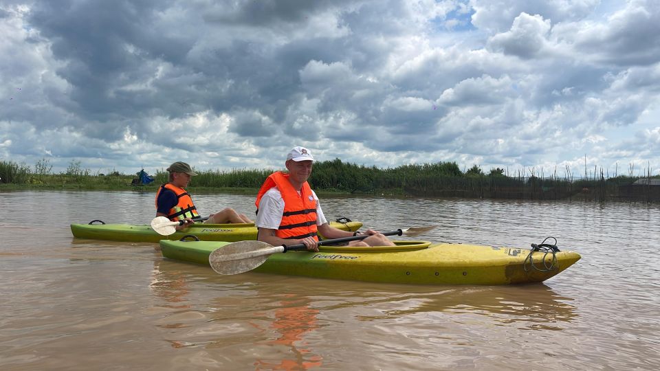 Kayaking on the Lake & Floating Village - Detailed Itinerary