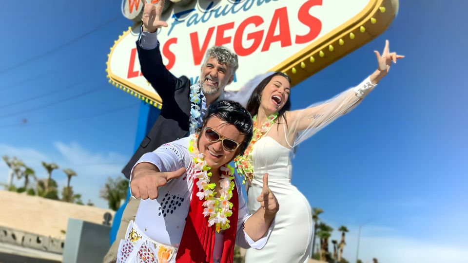 Las Vegas: Elvis Wedding at the Las Vegas Sign With Photos - Language Considerations