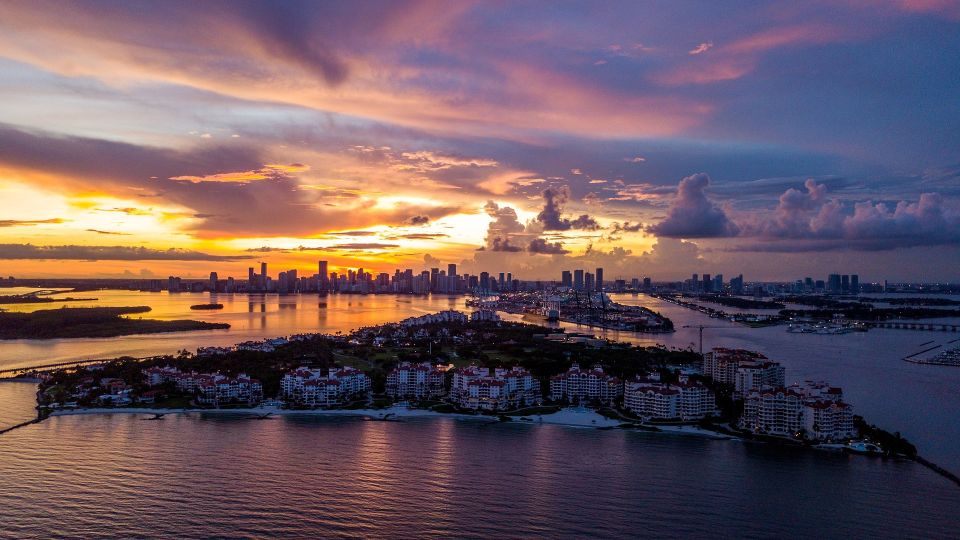 Miami: Private Romantic Helicopter Tour With Champagne - Sum Up