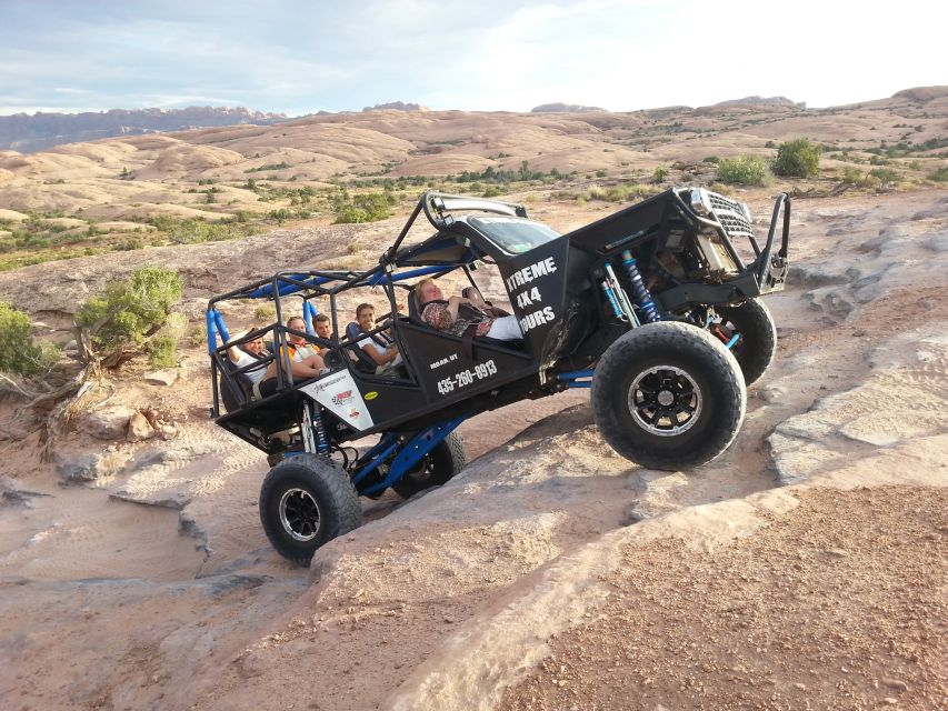 Moab: Hells Revenge & Fins N' Things Trail Off-Roading Tour - Equipment and Attire
