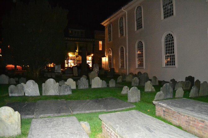 Newport Old Town Family-Friendly Ghost Tour - Tour Highlights