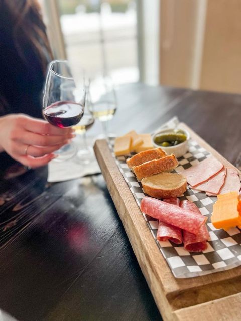 Niagara-on-the-Lake: Wine, Charcuterie Tour & Lunch Break - Lunch Break