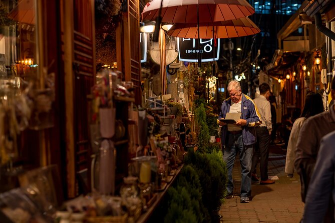 Night Mini Van Private Guided Tour in Seoul - Common questions