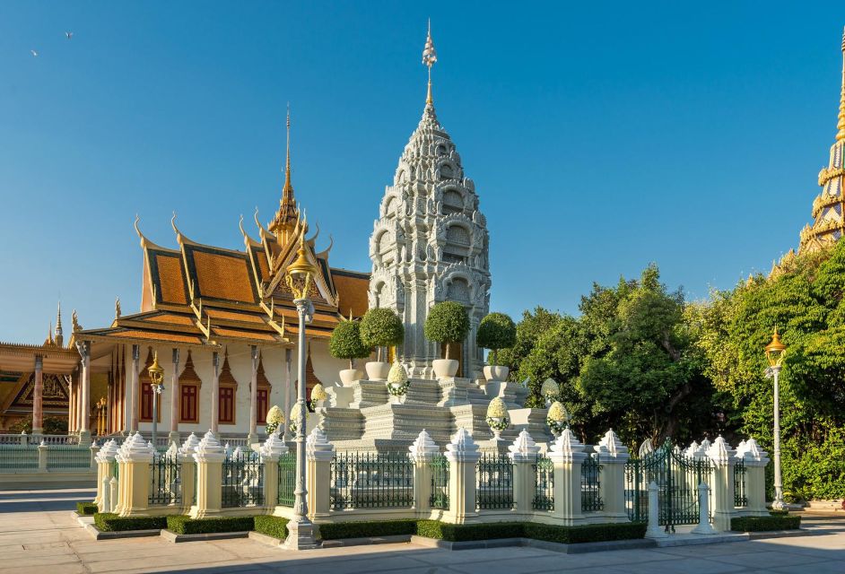 One Day Private Guide Tour History in Phnom Penh - Choeung Ek and Tuol Sleng Museum