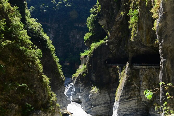 One-Day Private Guided Tour in Taroko Gorge From Hualien - Tour Highlights and Pricing
