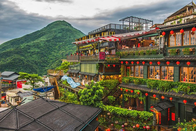 Private Jiufen & Pingxi Day Tour With English-Speaking Guide - Local Insights and Tips