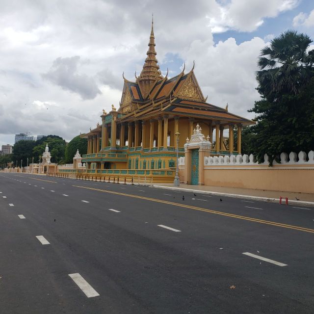 Private One Day Tour in Phnom Penh - Additional Information and Features