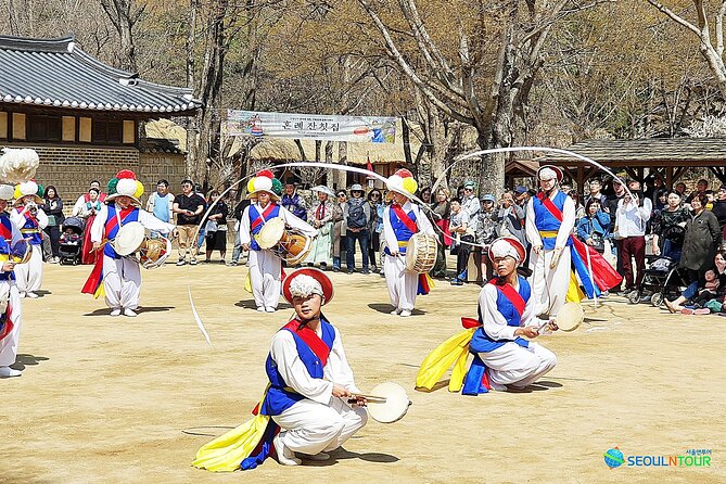 Royal Palace and Traditional Villages Wearing Hanbok Tour - Booking and Reservations